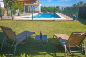 Villa Concha, casa de campo con piscina y chimenea para 8 personas Peñaflor